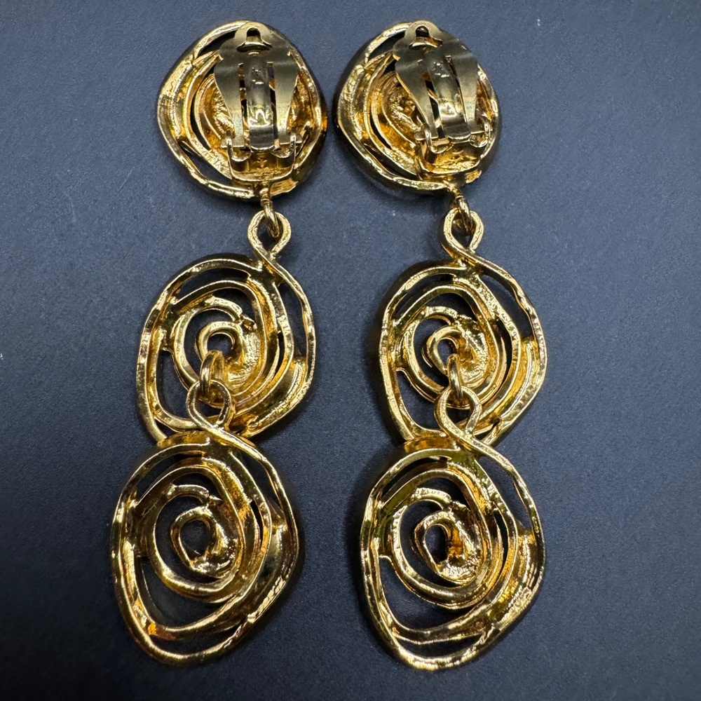 ❗️FINAL PRICE❗️LOT 913 18K gold plated Yves Saint Laurent vintage clip on - Picture 10 of 10